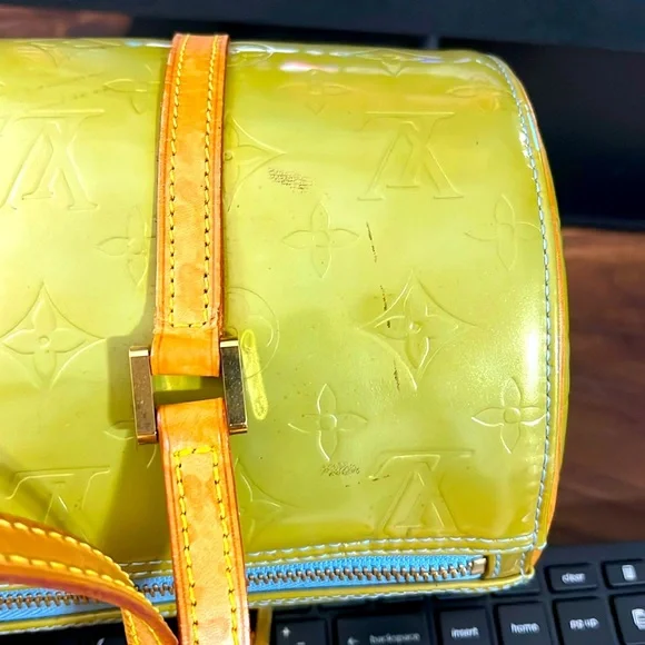 LV Green Vernis Papillon: SIZE (approx) Height- 6”, Width- 5.5”, Length- 12” - Picture 6 of 9